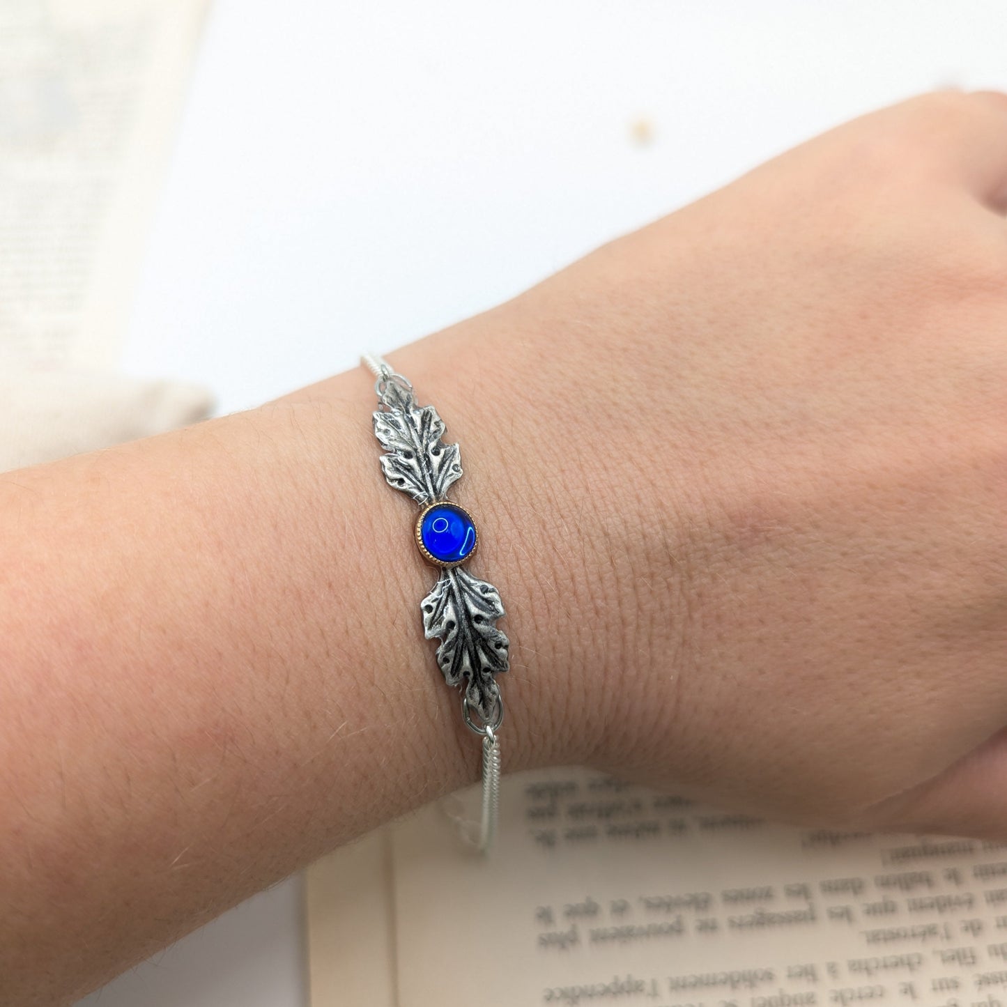 bracelet en verre de murano et feuille esprit féérique et art nouveau