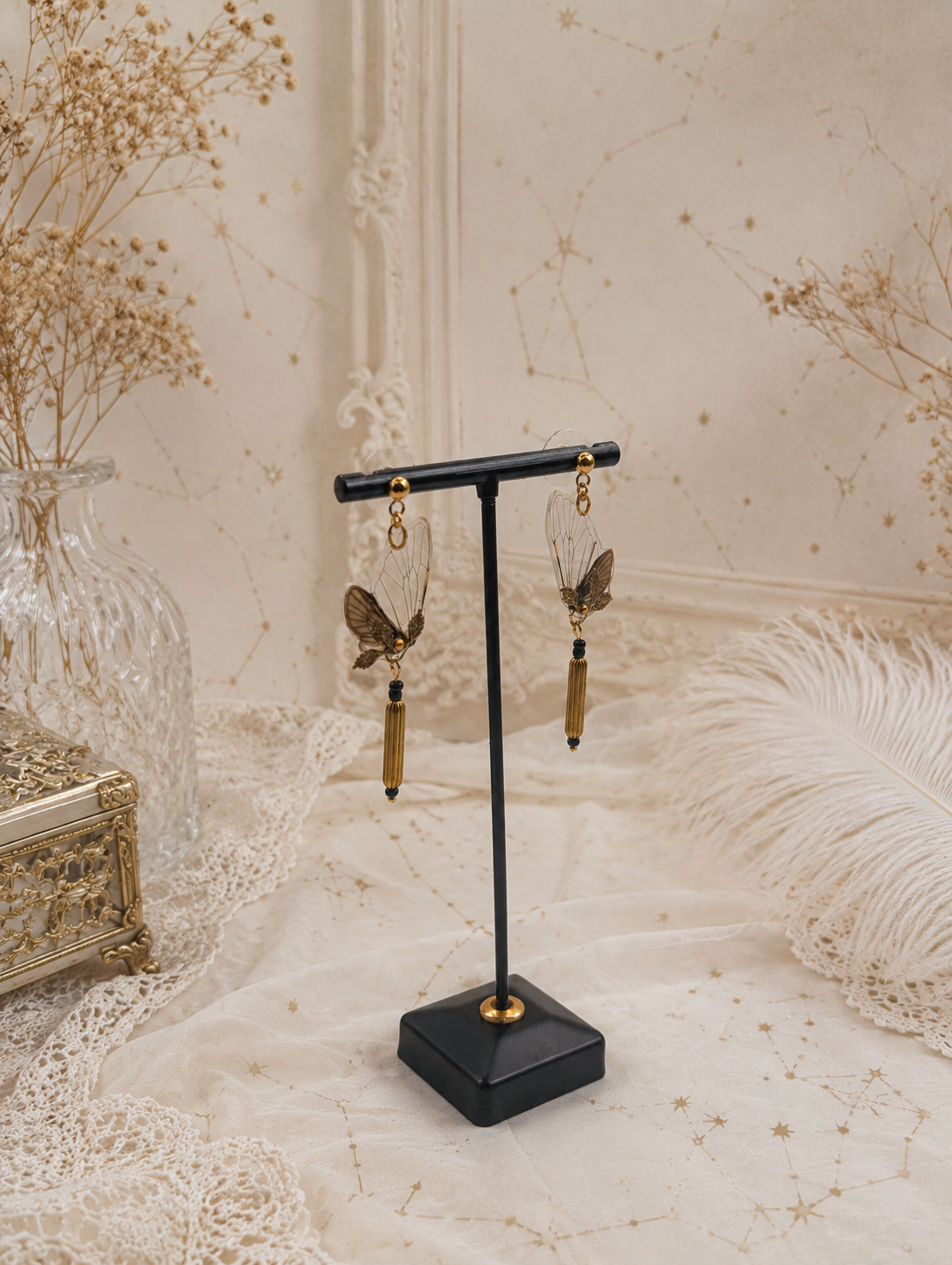 Boucles d'oreille Constellation portées – bijou féérique Art Nouveau