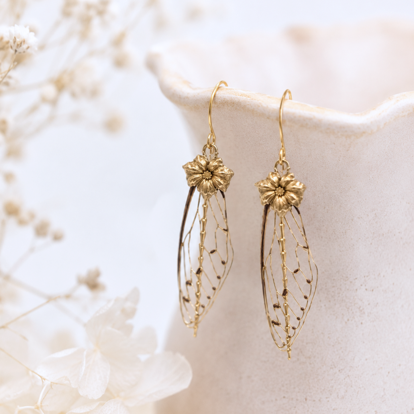 Détail boucles Cigale Fleur – bijou féérique ailes de cigale fait main Victorian Rehab