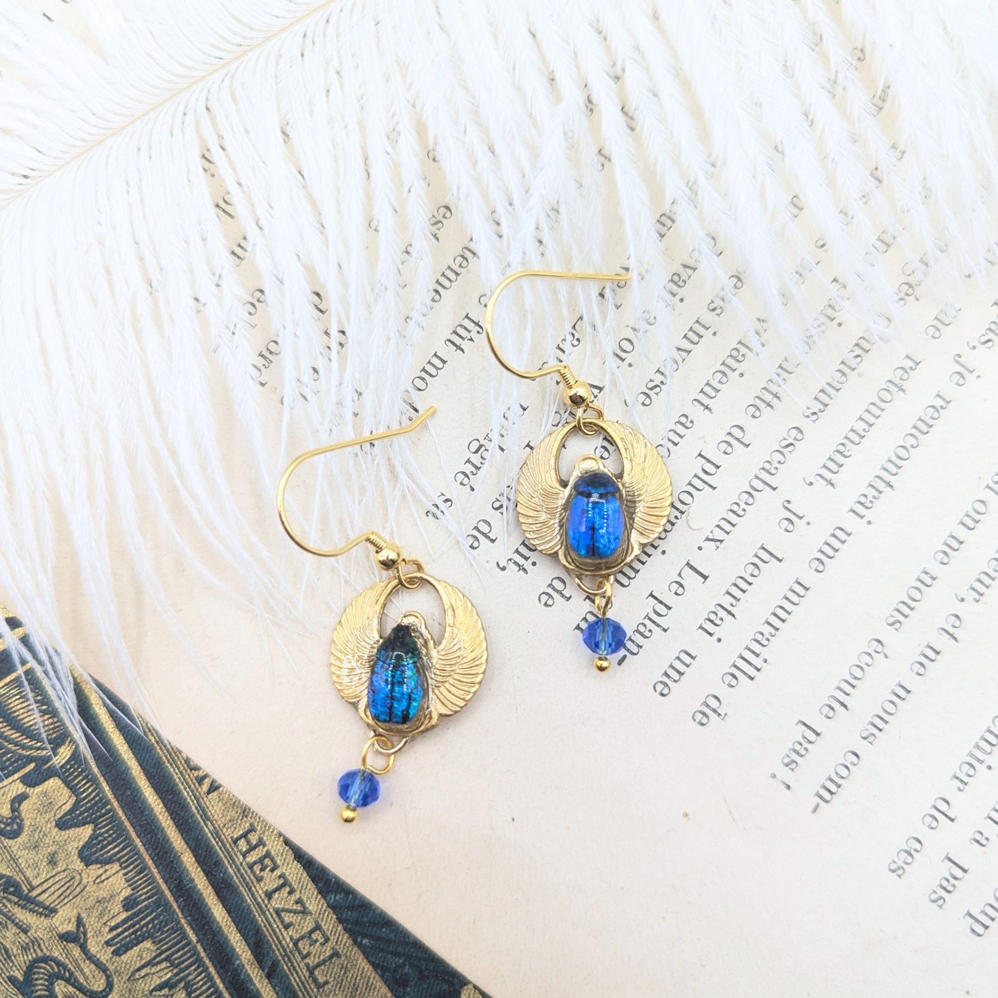 Boucles d'oreille Amon Râ bleu – bijou scarabée égyptien, Égypte antique | Victorian Rehab