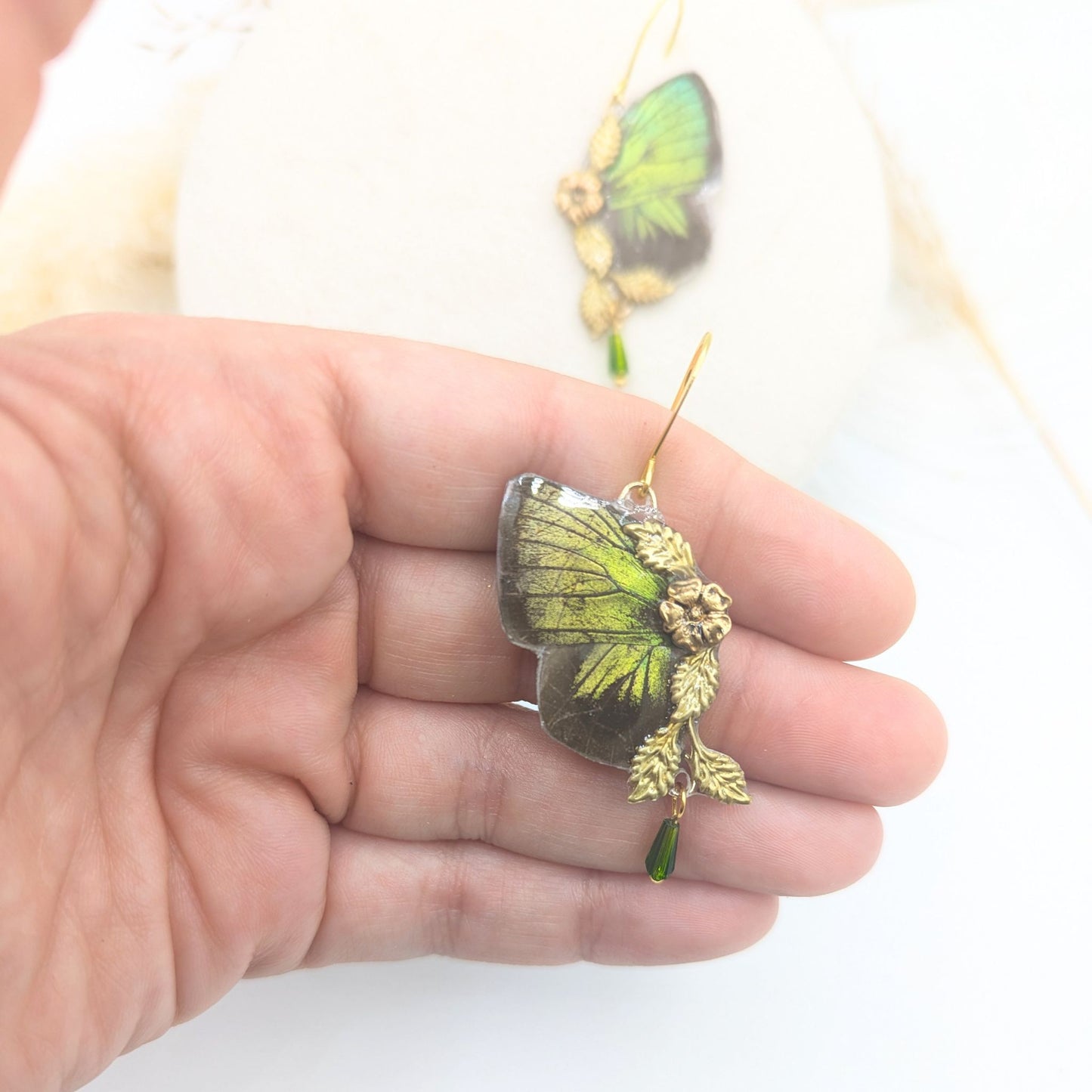 Bijou Art Nouveau boucles Naturalia véritable aile Arhopala vert iridescent – Victorian Rehab Hérault