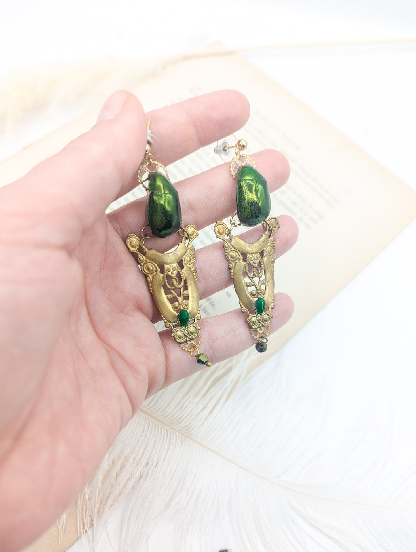 Boucles Osiris – bijou artisanal scarabée collection Mémorabilia | Victorian Rehab