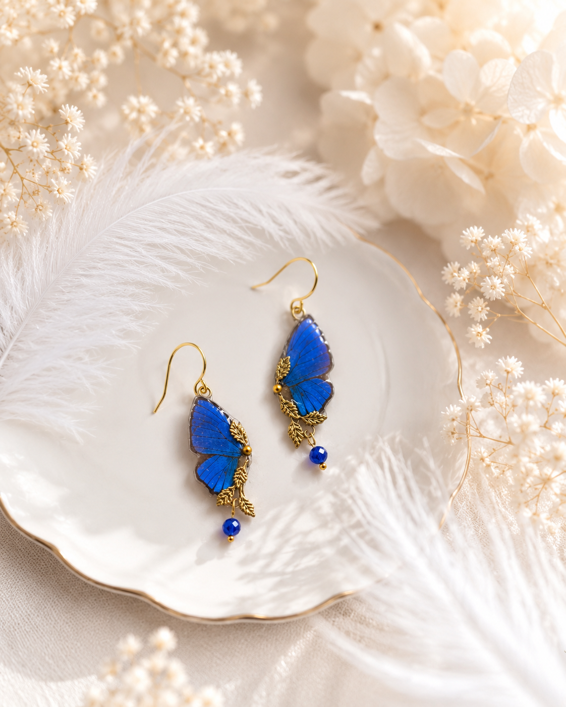 Boucles Naturalia Hypochrysops bleu roi – vue détail mise en scène Victorian Rehab