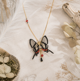 Collier Aponi Sylphina papillon transparent rouge – bijou Art Nouveau Victorian Rehab