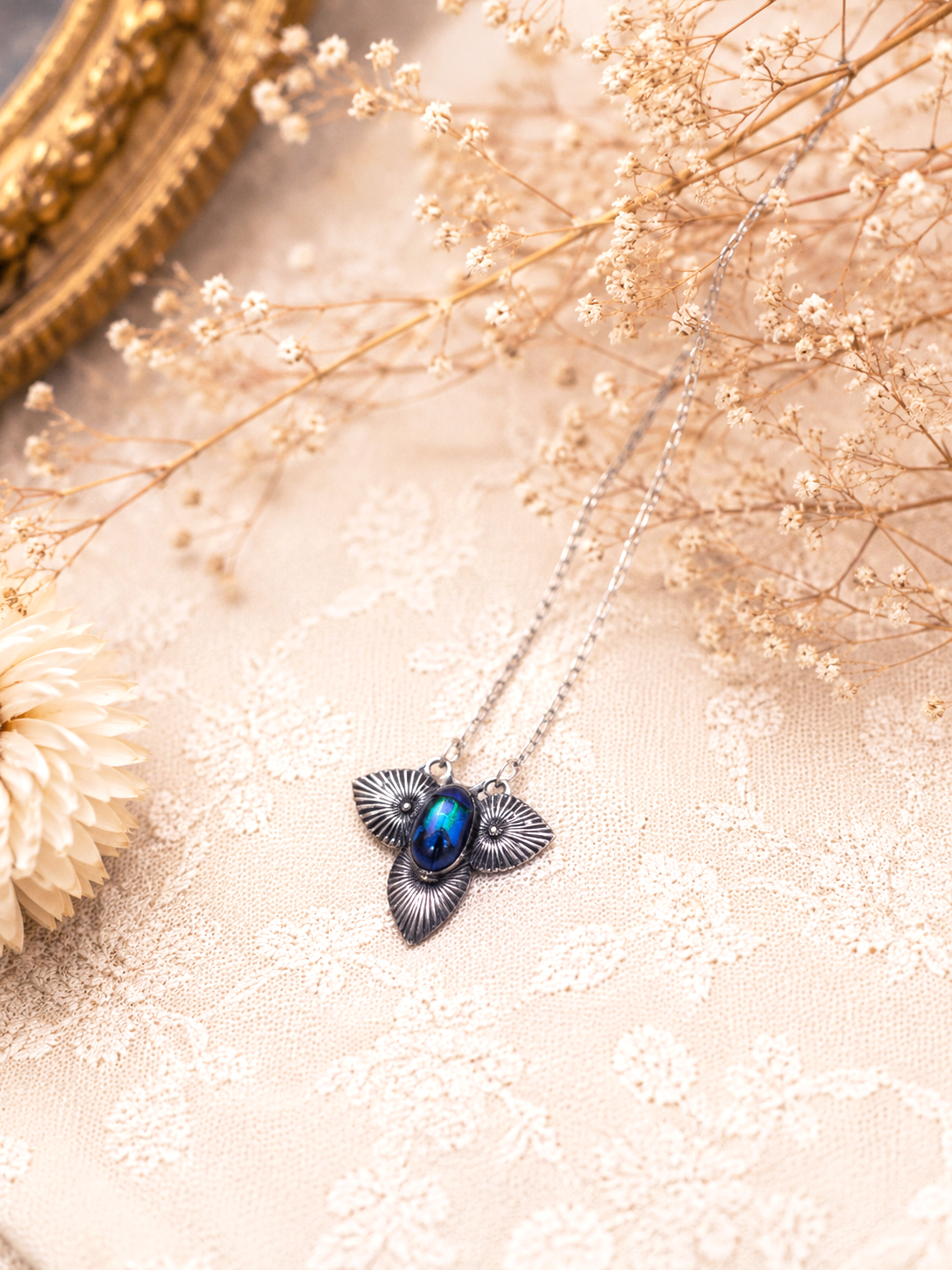 Collier Maat – véritable scarabée vert