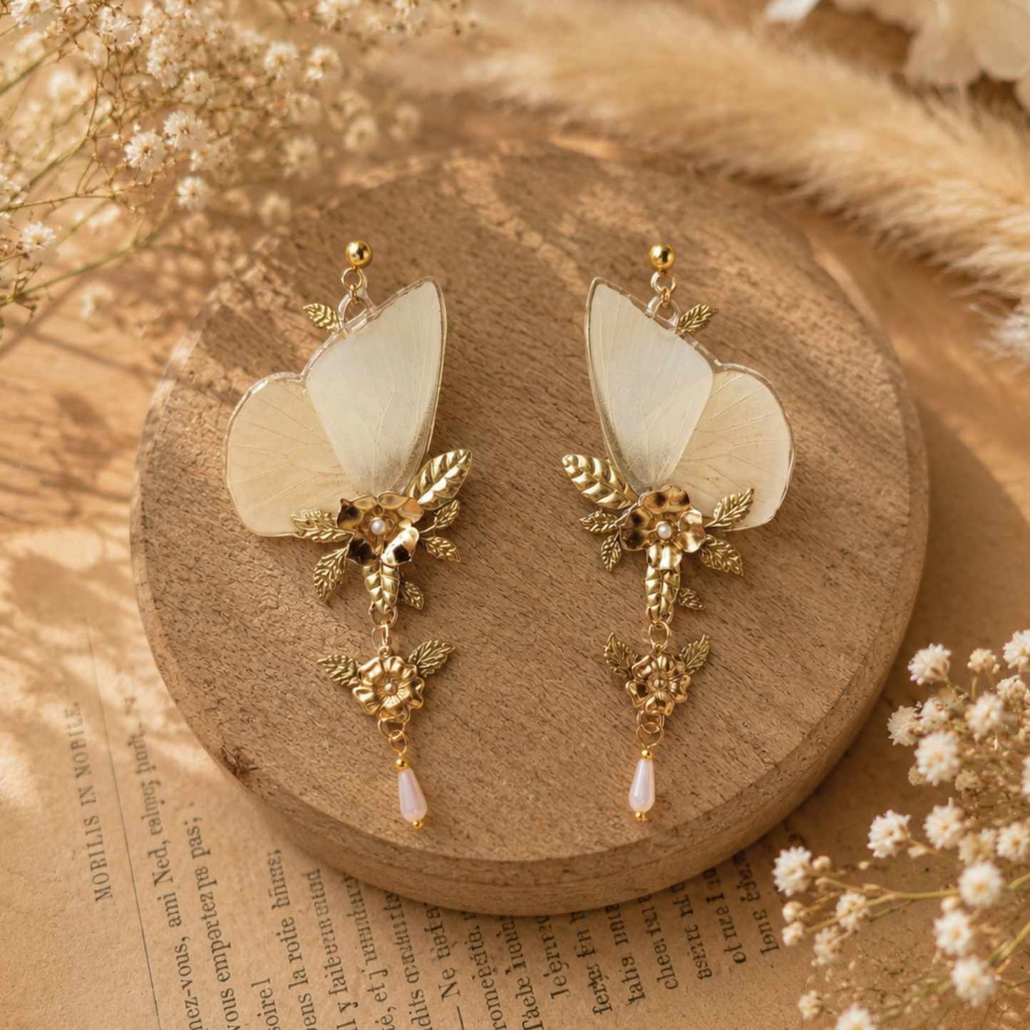 Boucles d'oreille Loréleï Appias Albina – bijou papillon Art Nouveau fait main Hérault Victorian Rehab