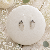 Boucles d'oreille Pixie Fleur ailes de cigale dorées – bijou féérique | Victorian Rehab