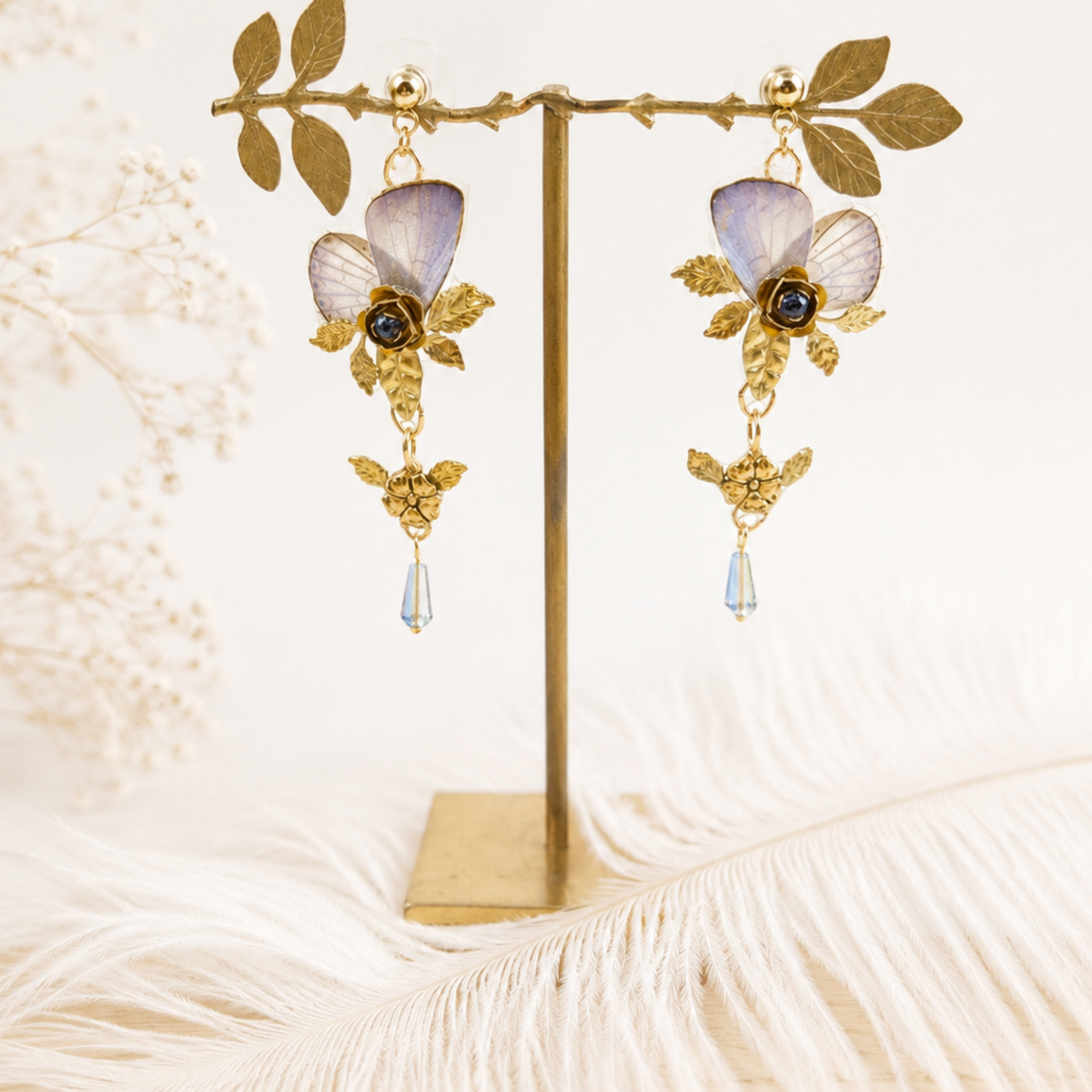 Détail aile de papillon lavande fairycore boucles Victorian Rehab