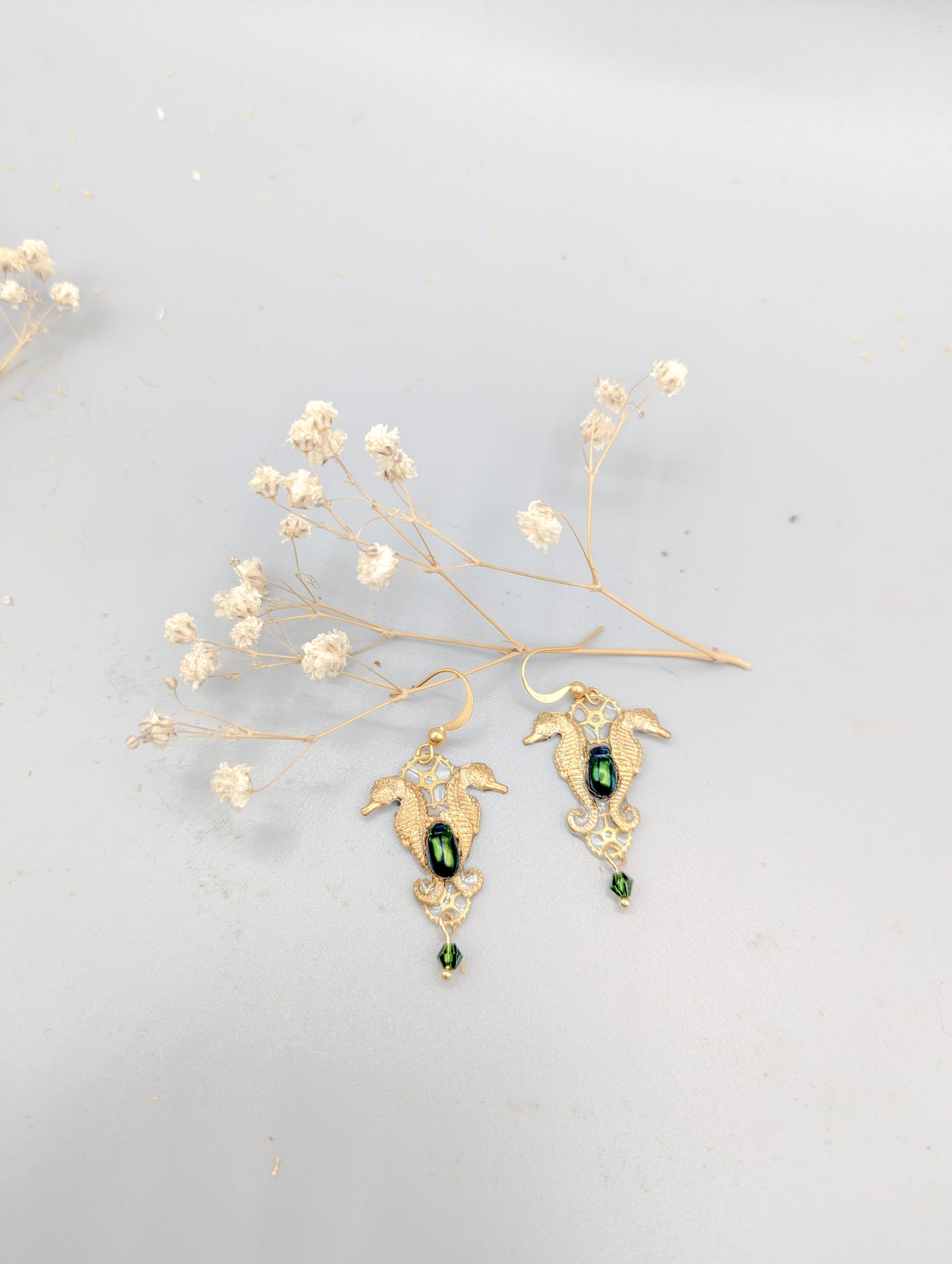 Boucles Odyssée variante bleue – scarabée & estampes hippocampe | Victorian Rehab