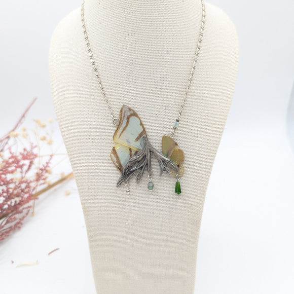 //SOLDES// Collier Leaf papillons verts