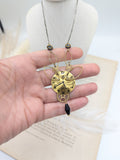 //SOLDES// Collier Lys cadran doré