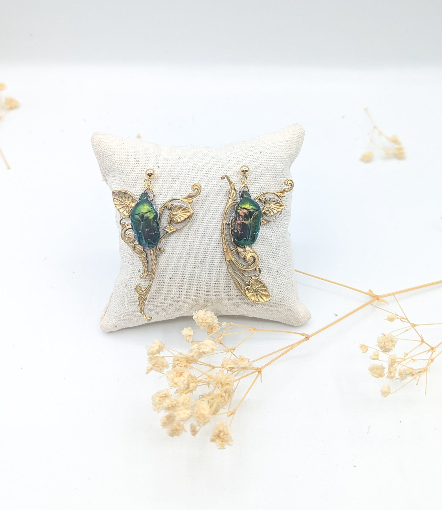Parure boucles Art Nouveau scarabée – estampe dorée & véritable scarabée | Victorian Rehab