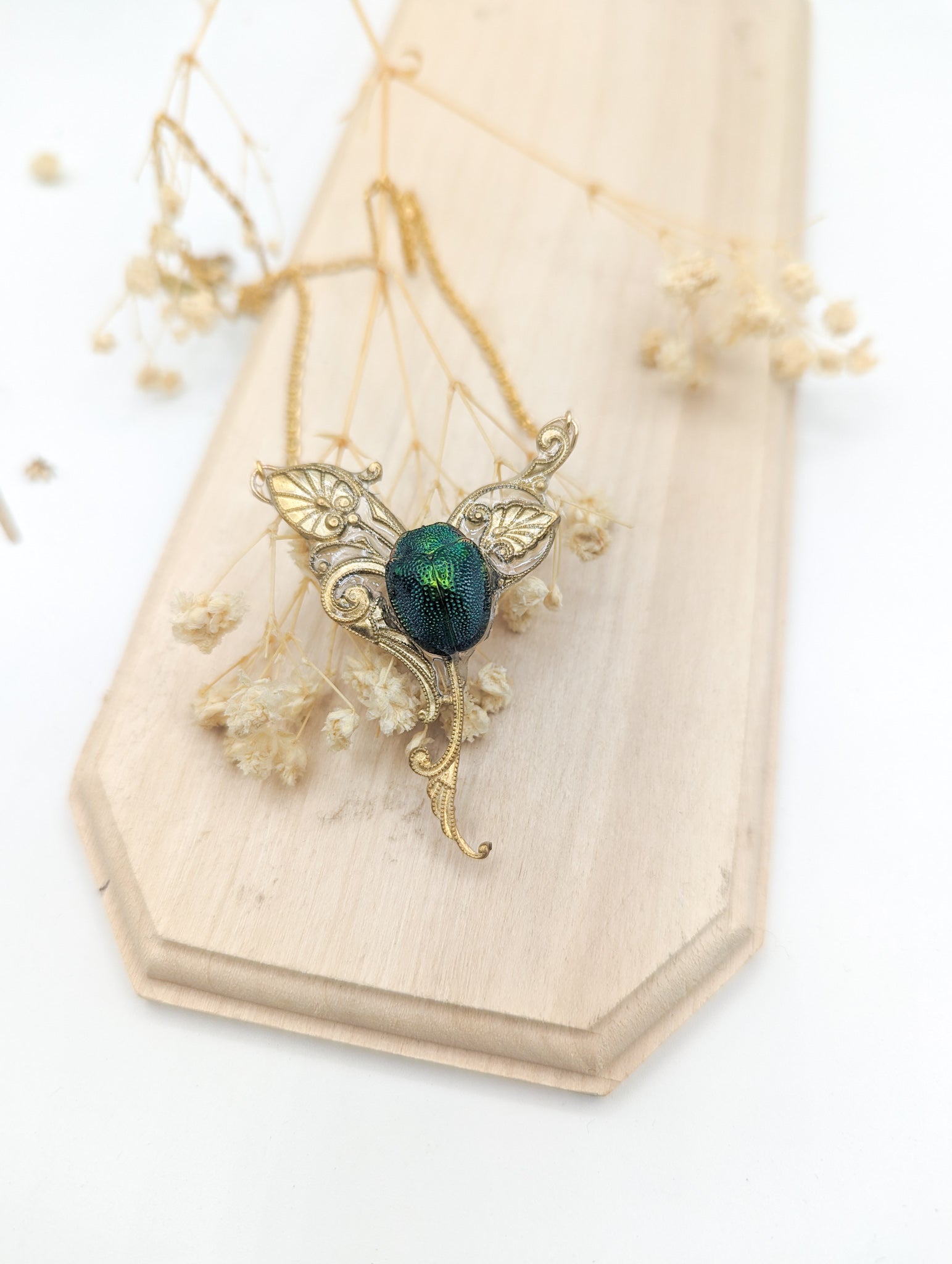 Vue face collier Art Nouveau scarabée – inspiré Château Laurens | Victorian Rehab