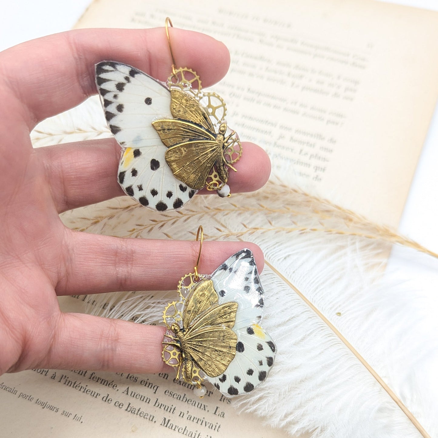 Bijou steampunk boucles Chrysalide papillon Calypso engrenages montre – Victorian Rehab