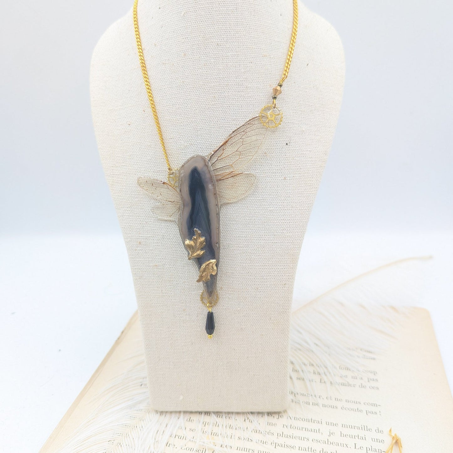 //SOLDES// Collier Agate ailes de cigales