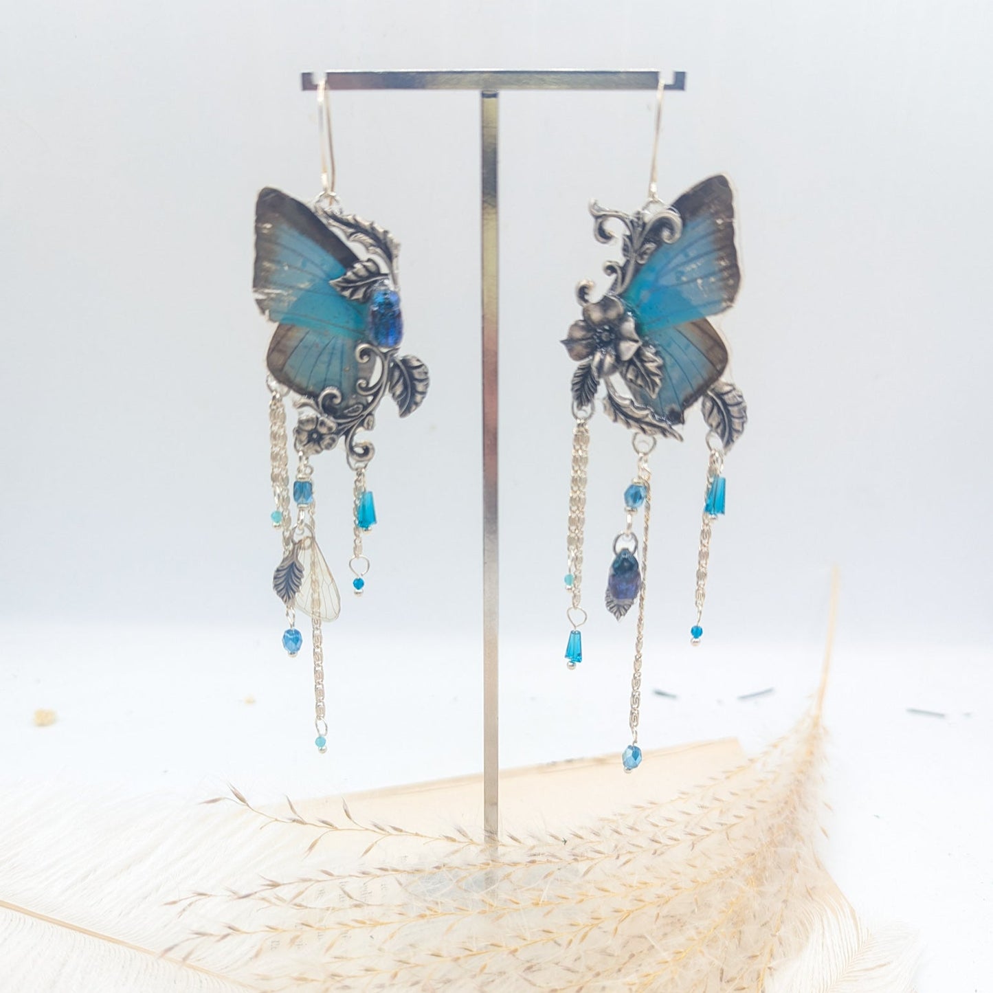 Boucles d'oreille Naturalia GM papillon Marcias – scarabée bleu iridescent et cigale Art Nouveau | Victorian Rehab