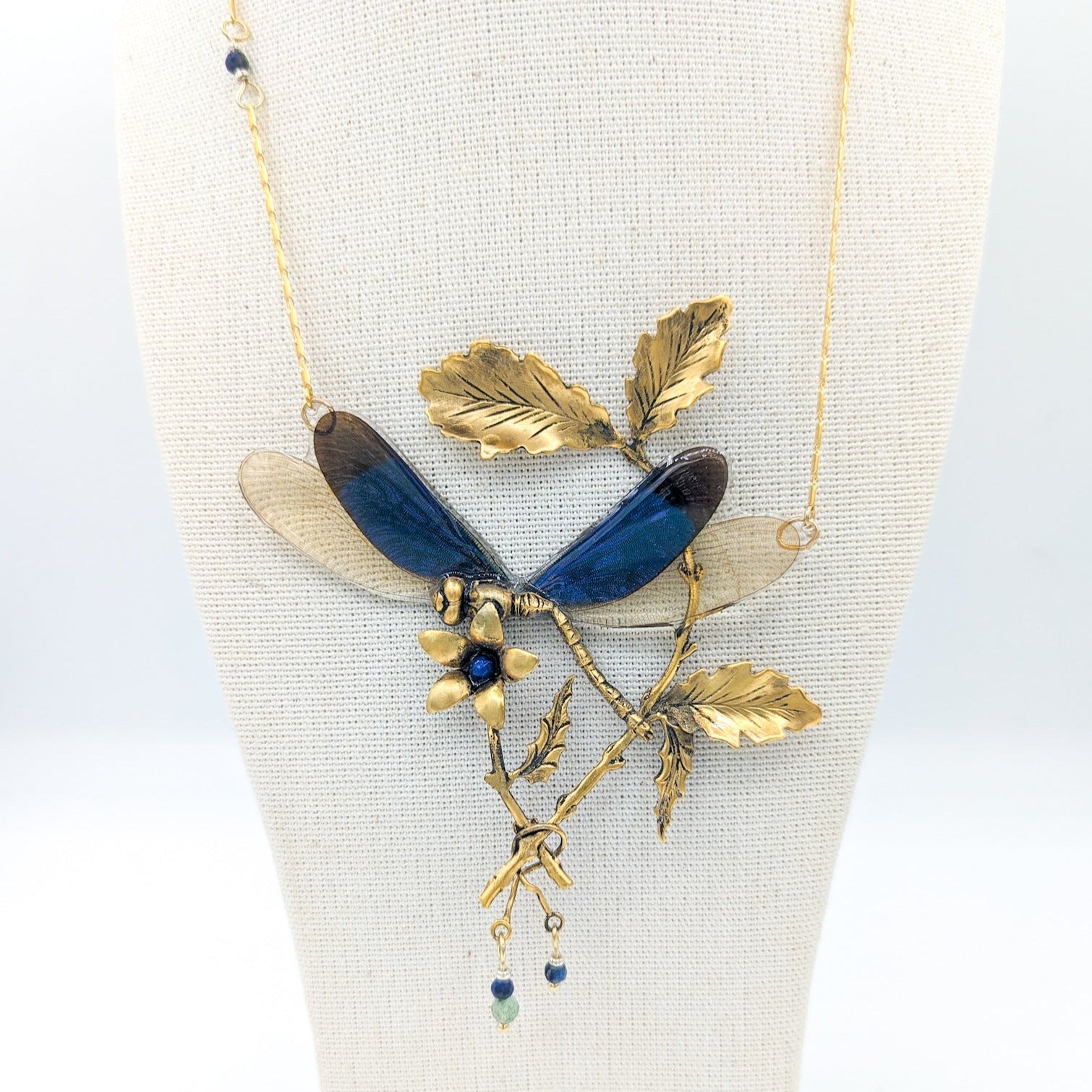 Collier Gallée pièce unique – ailes de libellule lapis lazuli aigue-marine | Victorian Rehab