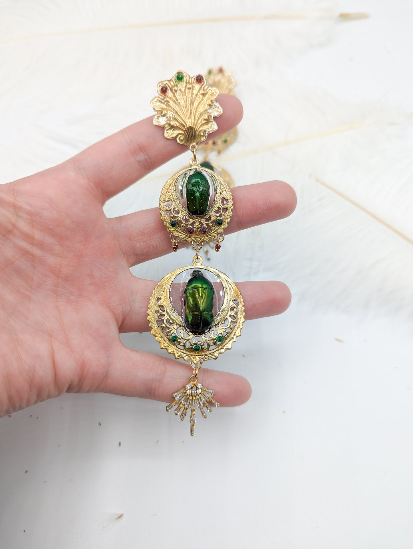 Boucles Cantatrice grand modèle – scarabée & strass bijou de collection | Victorian Rehab