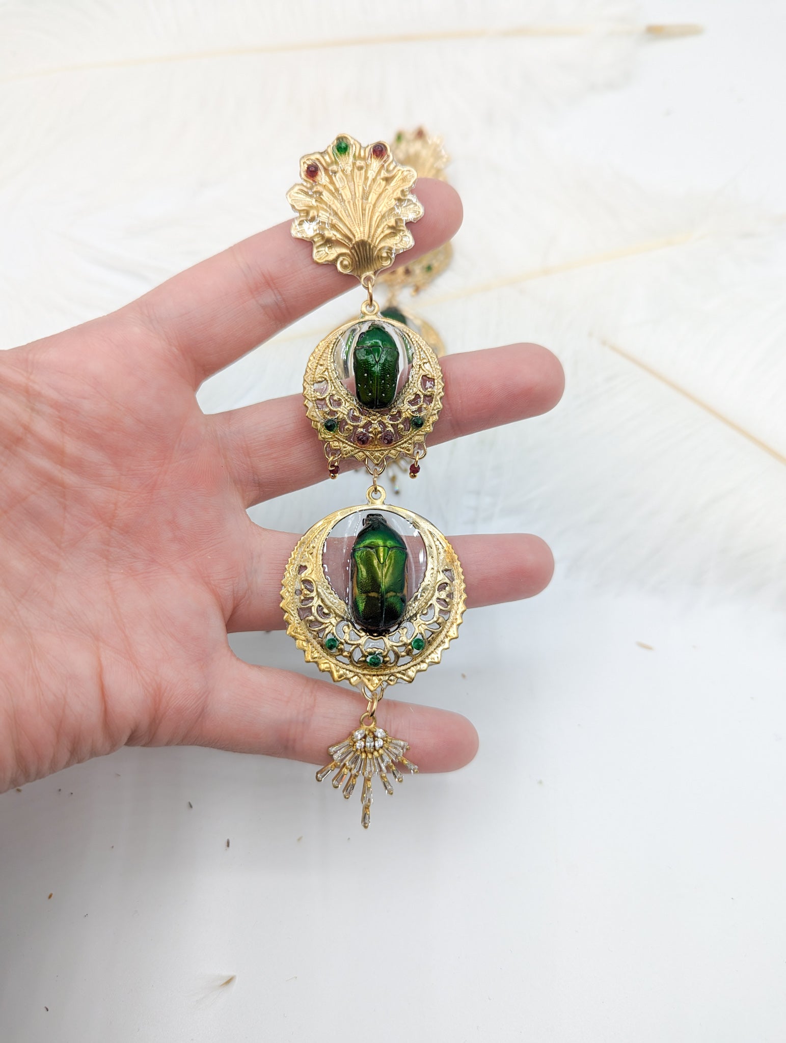 Boucles Cantatrice grand modèle – scarabée & strass bijou de collection | Victorian Rehab