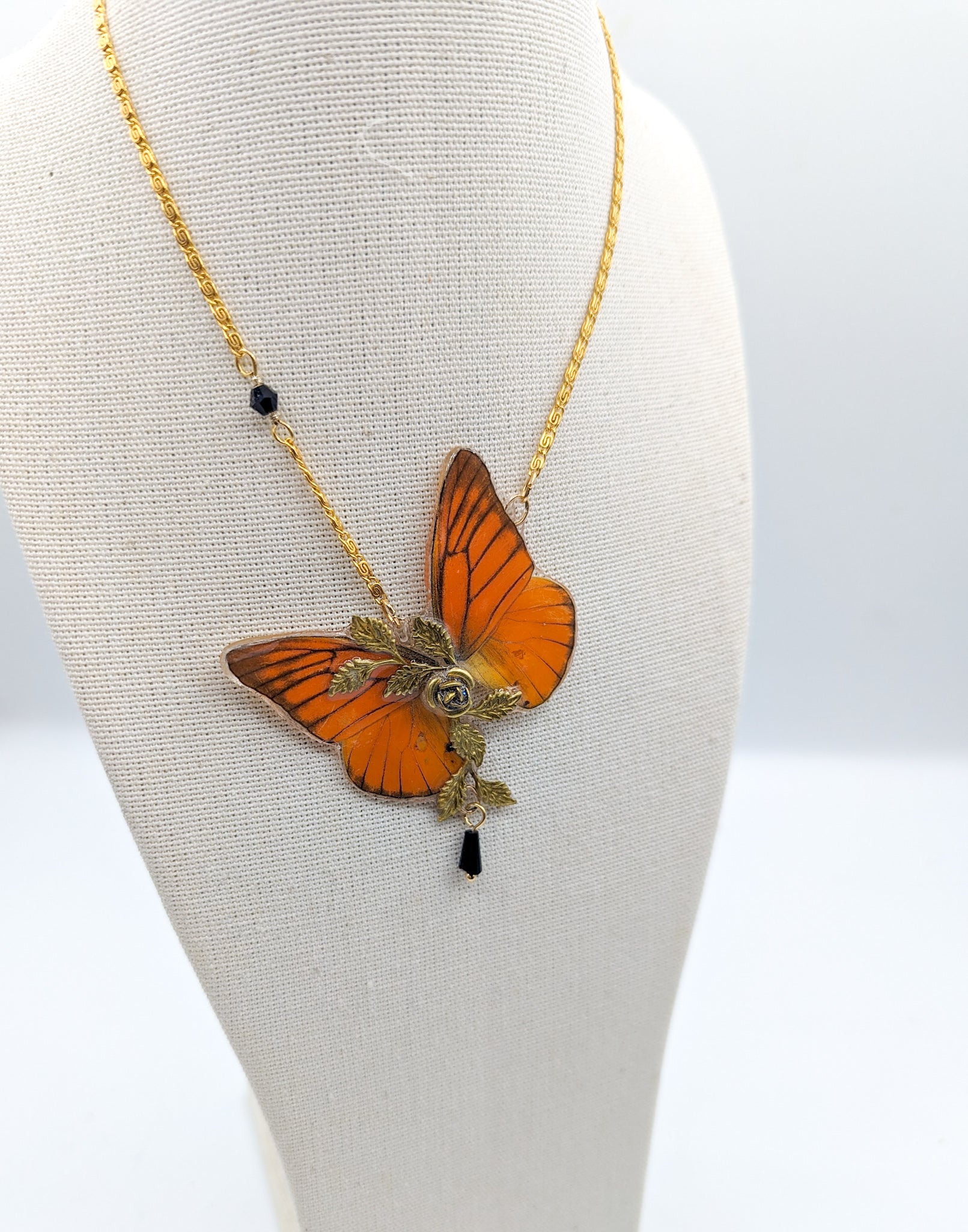 Bijou cabinet de curiosités collier Naturalia Appias Nero – Victorian Rehab