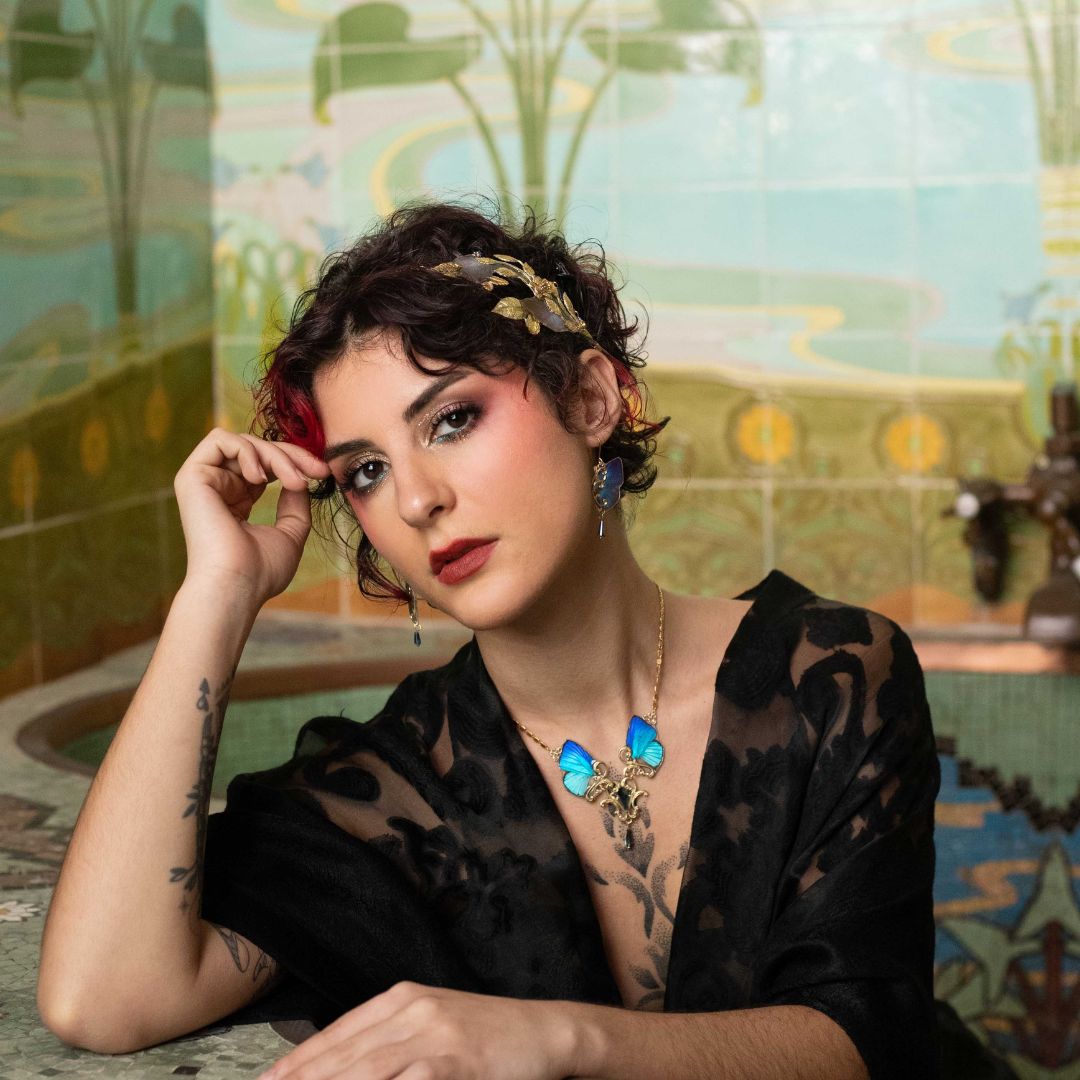 Collier Mucha véritable aile papillon bleu iridescent – bijou Art Nouveau Victorian Rehab