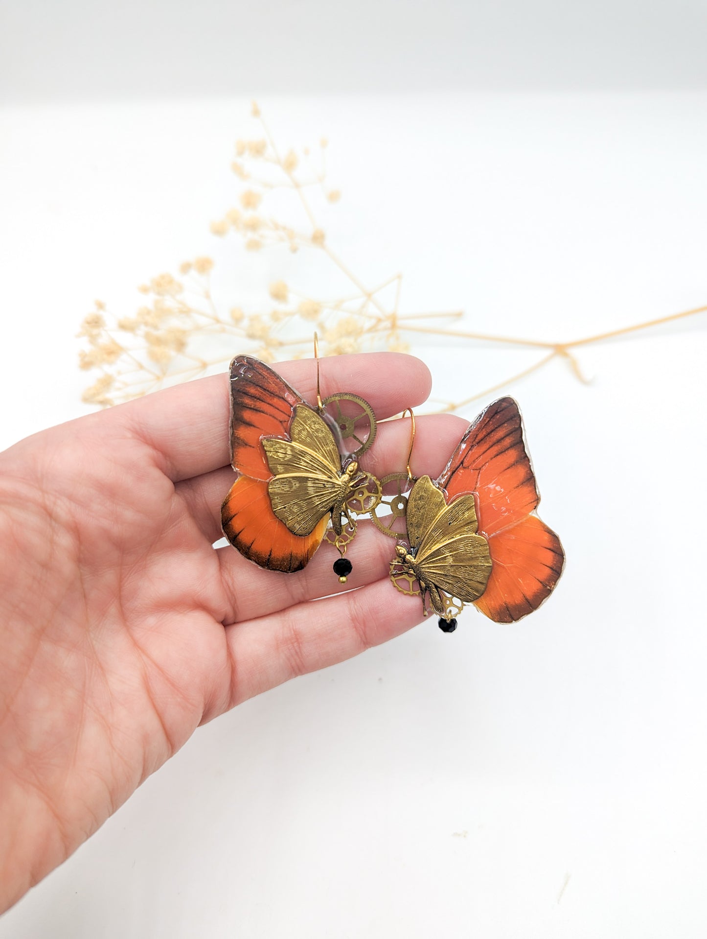 Boucles Chrysalide Appias Nero ambiance – aile papillon orange estampe dorée Victorian Rehab