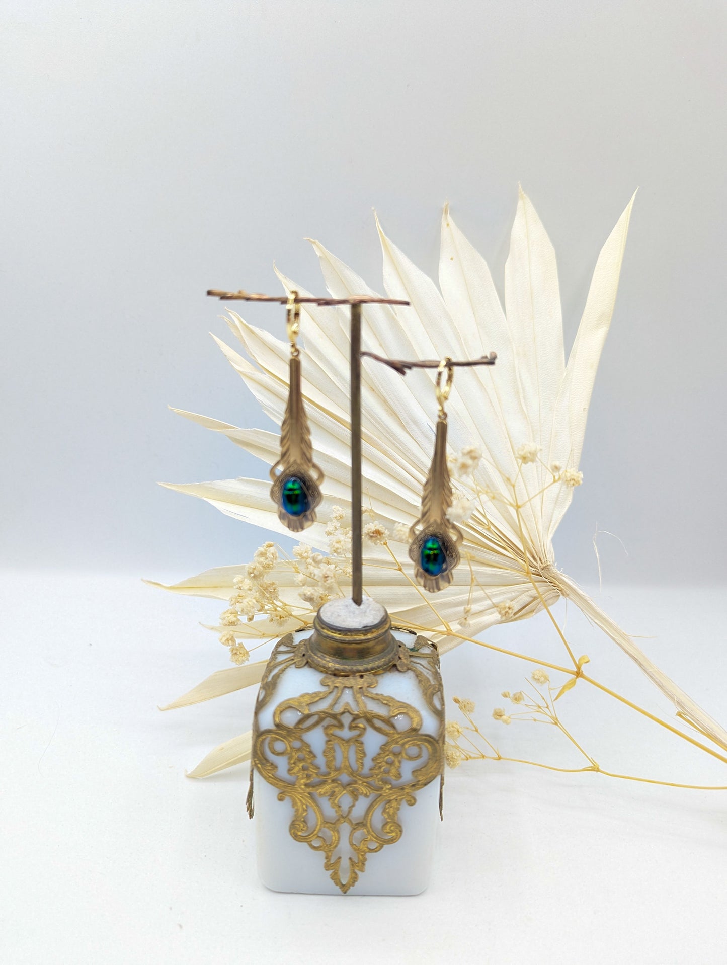 Boucles Klimt version argentée – scarabée vert & laiton argenté | Victorian Rehab