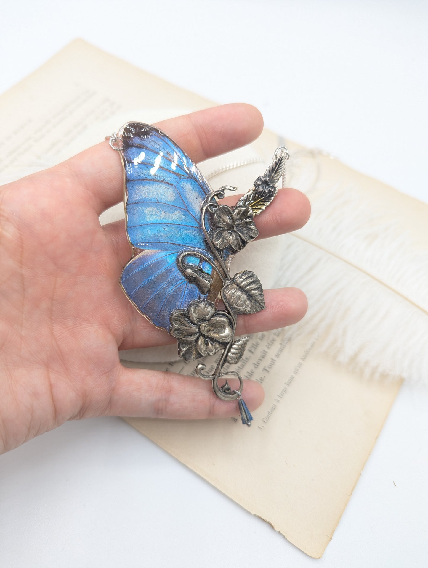 Collier bijou Art Nouveau véritable aile papillon Morpho bleu iridescent – Victorian Rehab