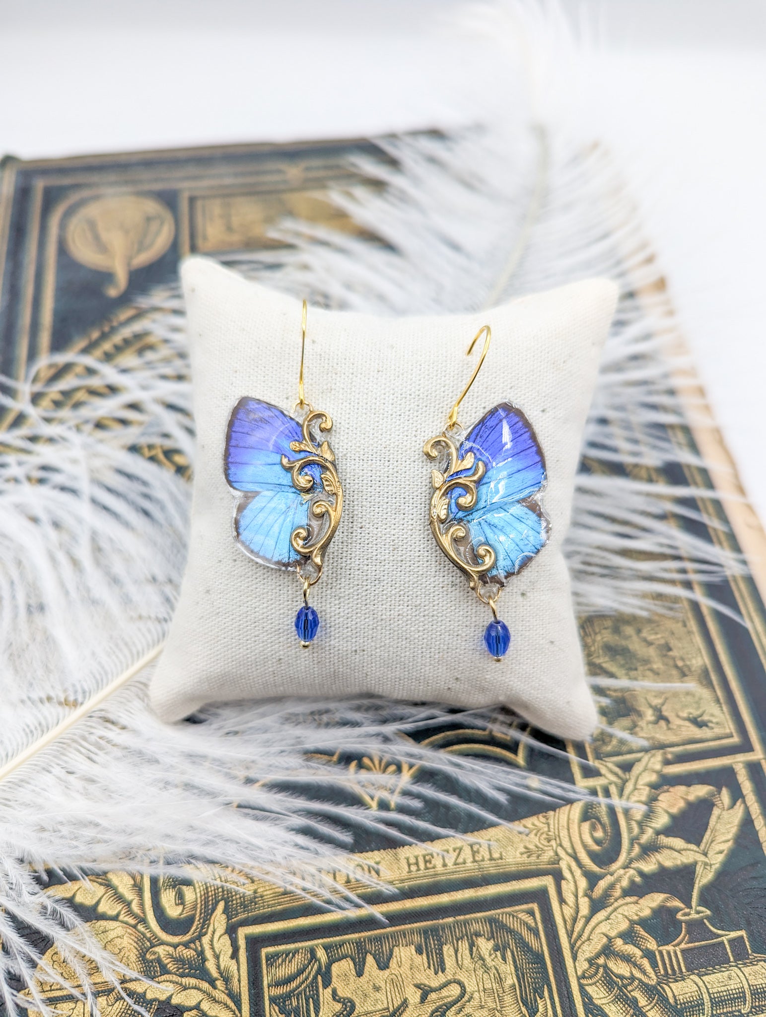 Parure boucles Mucha Arhopala bleu doré – bijou fait main France Victorian Rehab