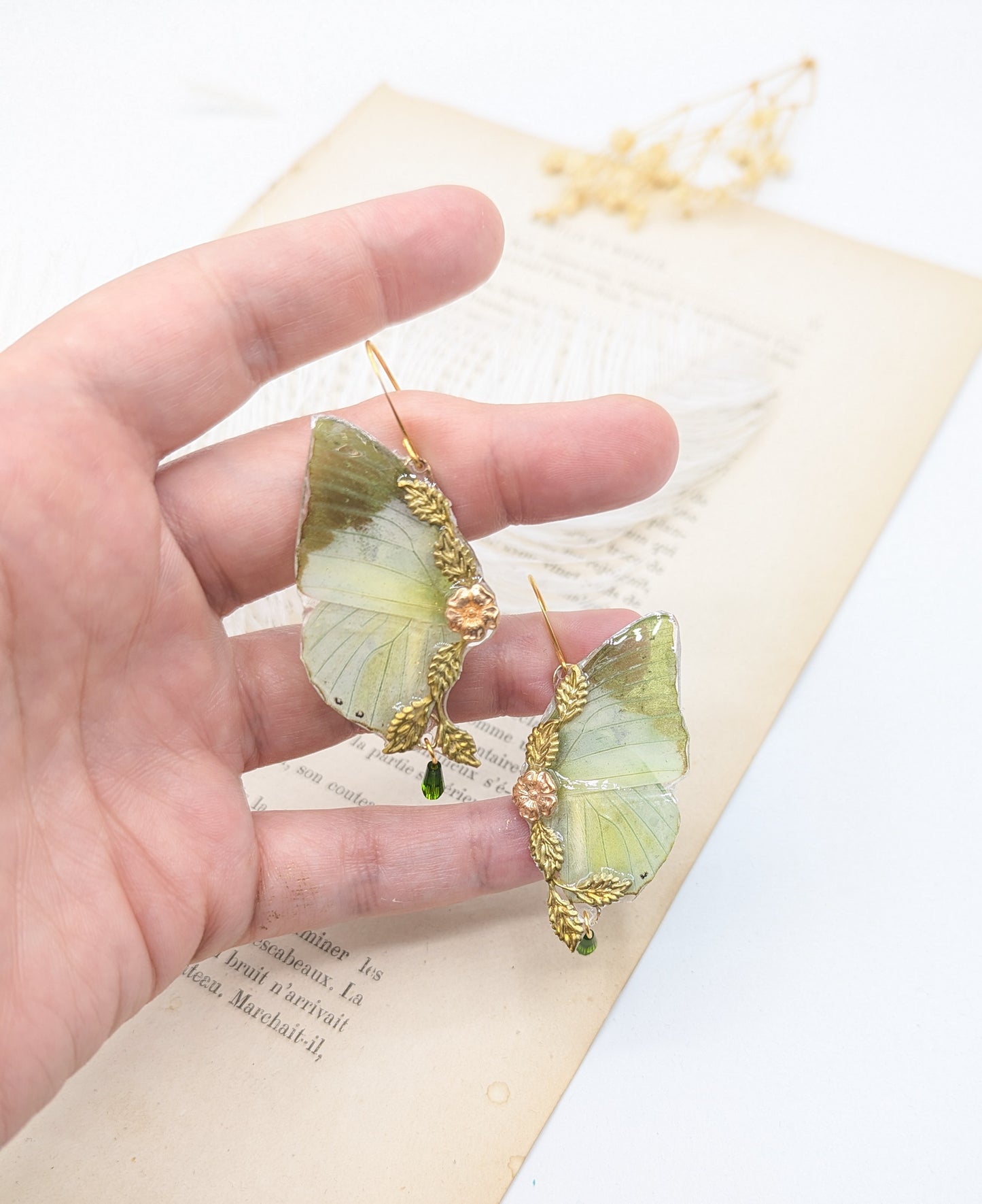 Bijou unique boucles d'oreille papillon Green Charaxes stabilisé résine – Victorian Rehab atelier Hérault