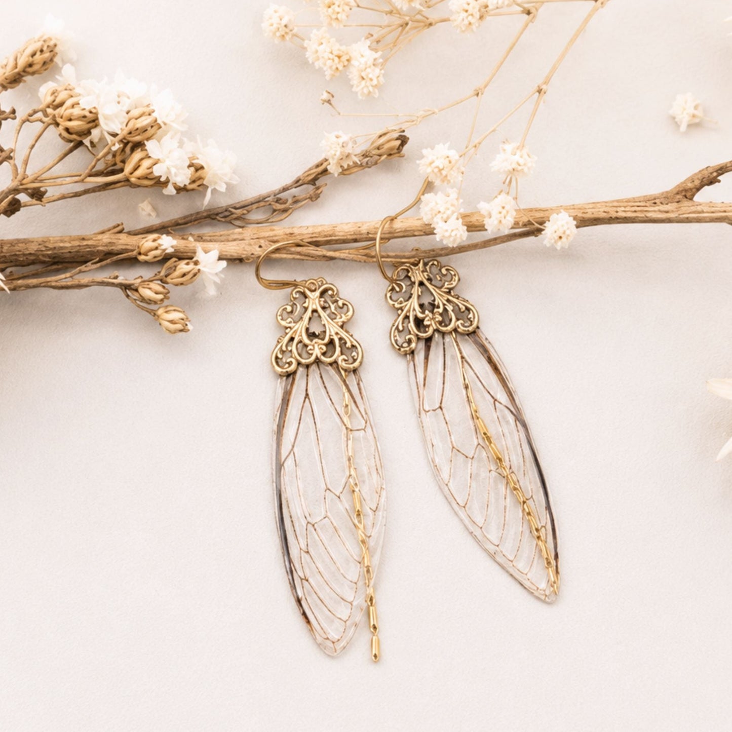 Boucles d'oreille Mucha ailes de cigale dorées – bijou Art Nouveau | Victorian Rehab