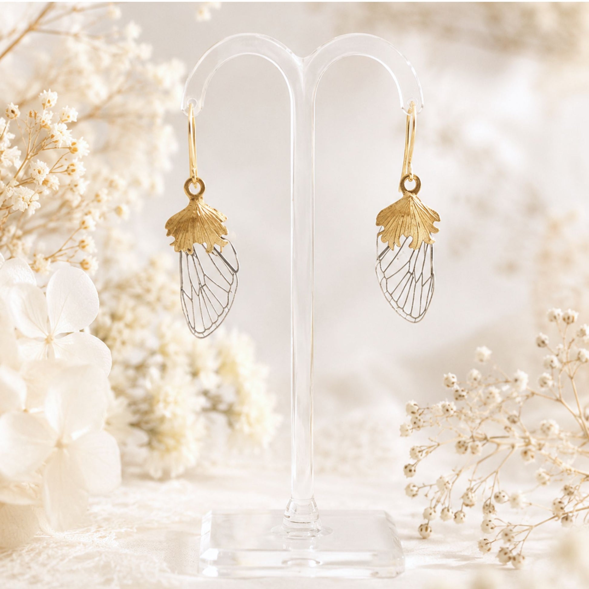 Détail boucles Lyrie simple – véritables ailes de cigale estampe laiton doré Victorian Rehab