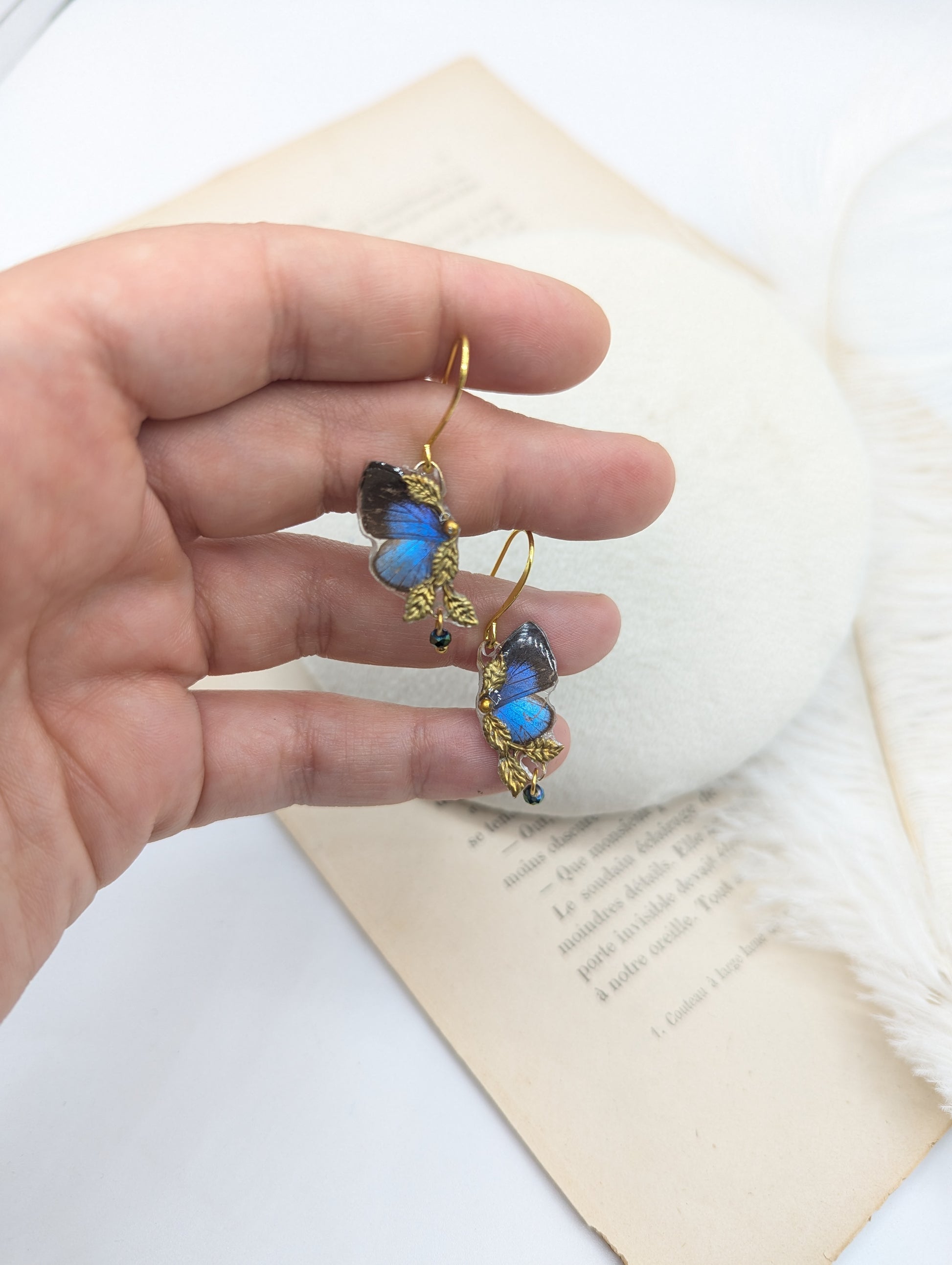 Boucles d'oreille Art Nouveau véritables ailes de papillon bleu irisé – Victorian Rehab atelier Hérault