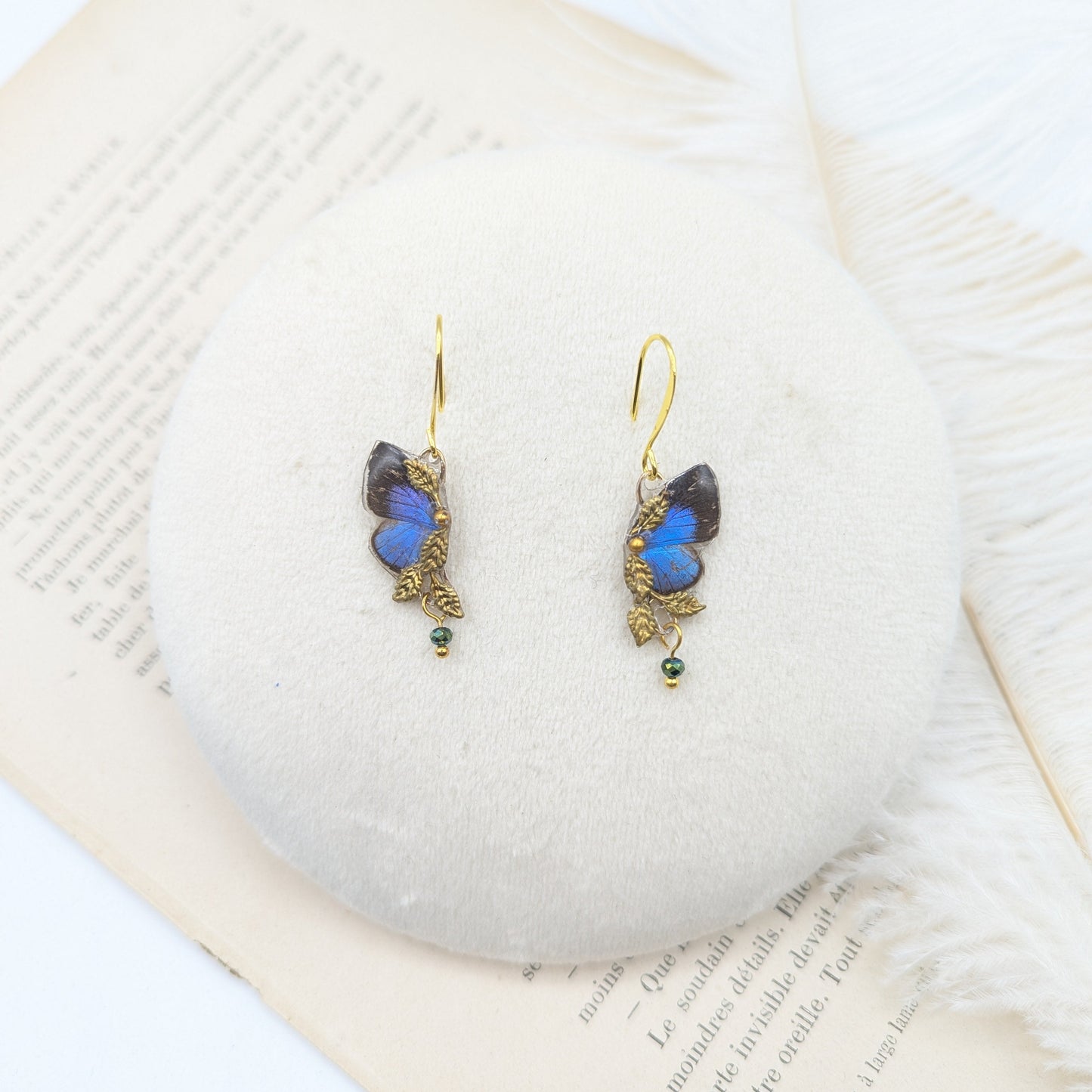 Boucles d'oreille Naturalia Bocchus – véritable aile de papillon Jamides Bocchus bleu irisé | Victorian Rehab