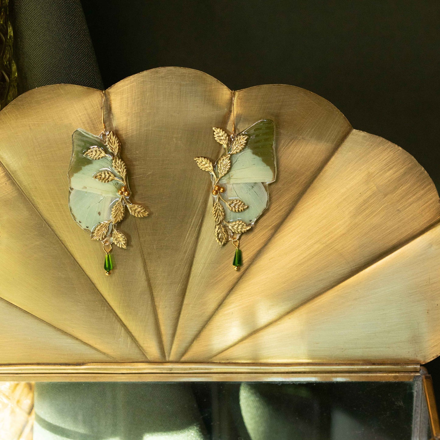 Boucles d'oreille Naturalia Green Charaxes – véritables ailes de papillon vert Art Nouveau | Victorian Rehab