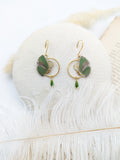 Boucles d'oreille Zéphyr vert tilleul – véritable aile papillon Cyanophris Herodotus laiton doré | Victorian Rehab