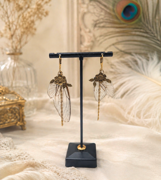 Boucles d'oreille Asymétriques ailes de cigale et laiton doré Victorian Rehab