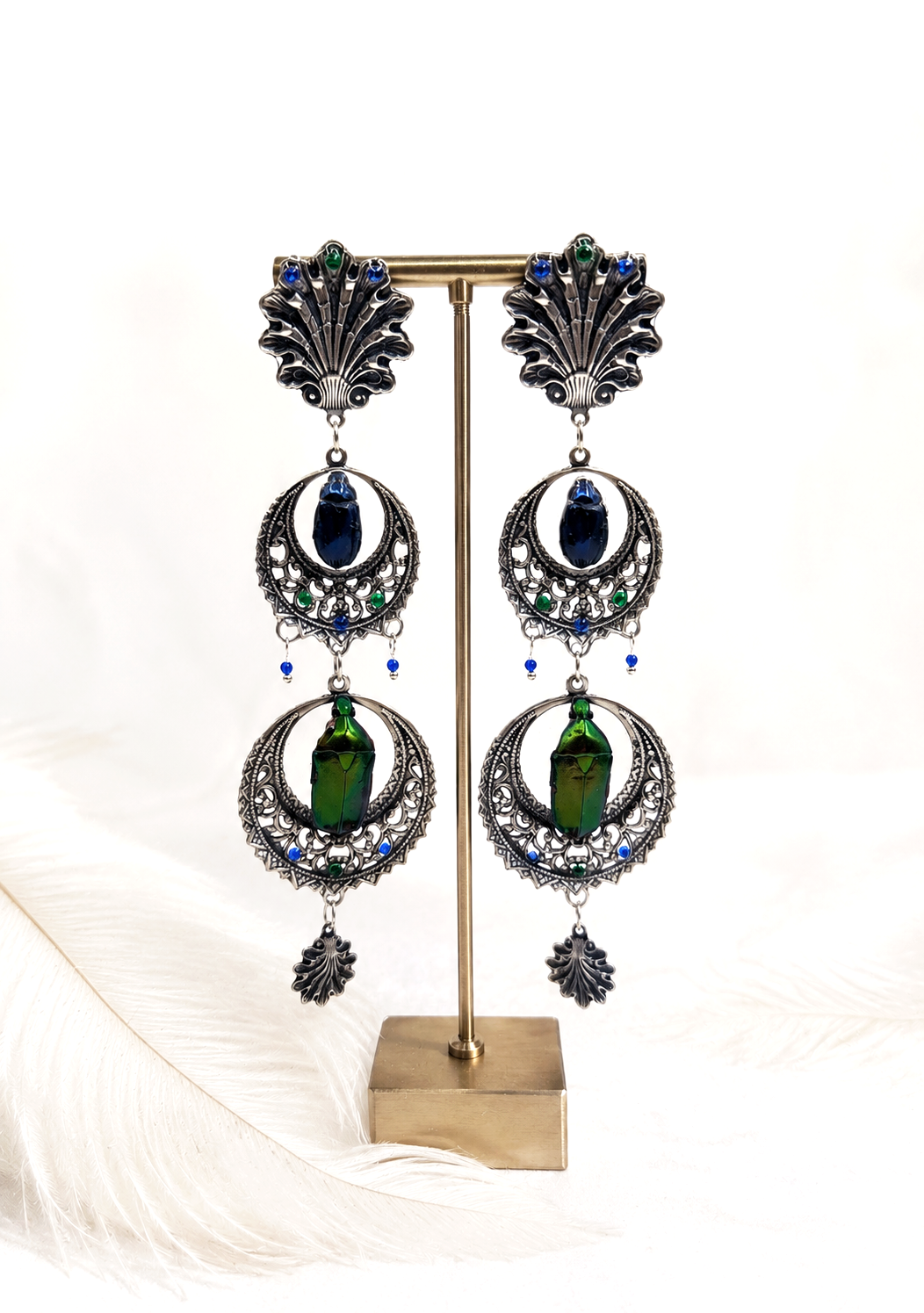 Boucles Cantatrice portées version argentée – bijou Art Nouveau 12,5 cm | Victorian Rehab
