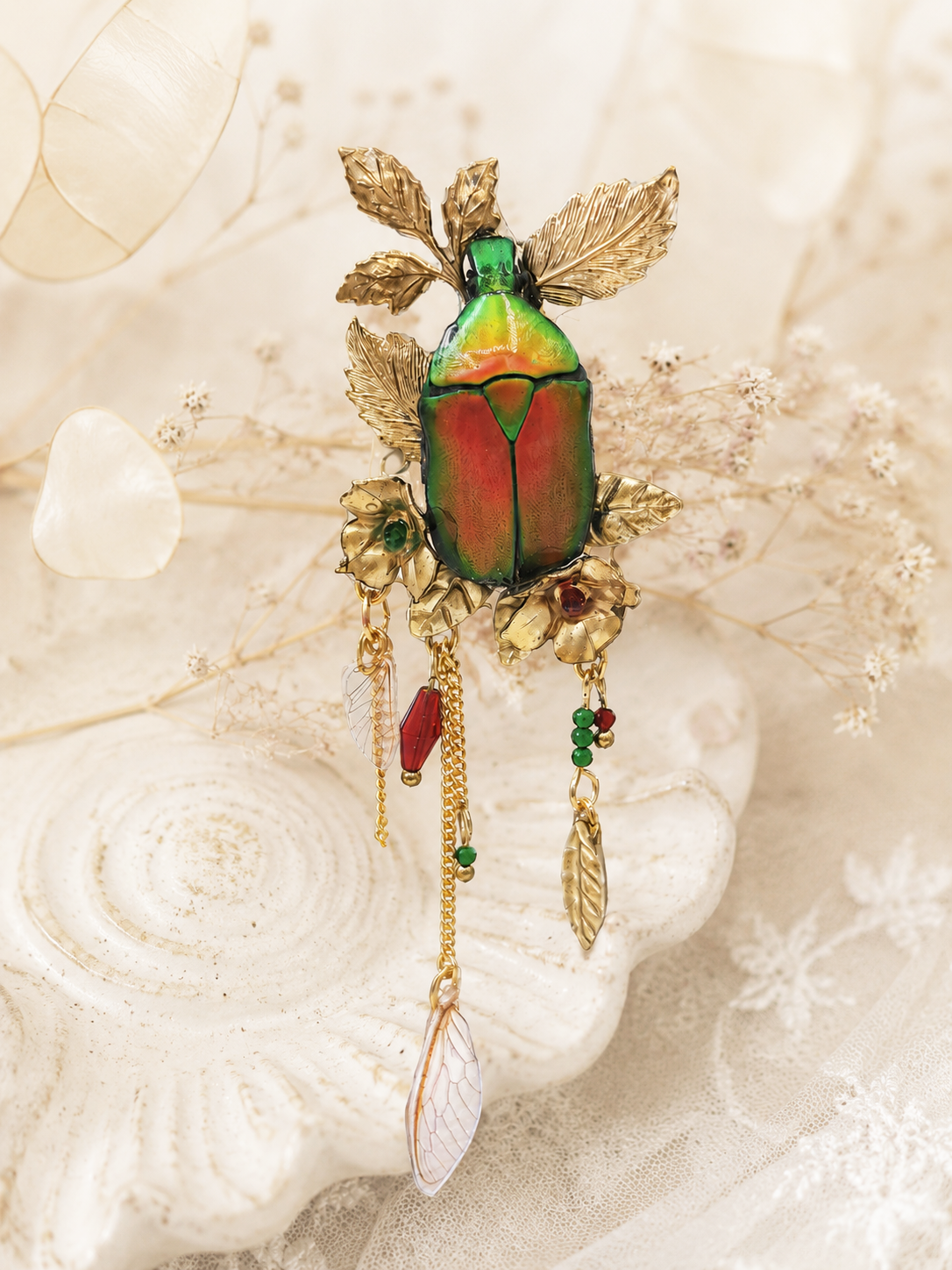Vue ensemble broche Galathée Rubis – pièce unique naturaliste grand format | Victorian Rehab