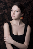 Boucles Chrysalide Sangaris rouge – mise en scène bijou fait main Victorian Rehab