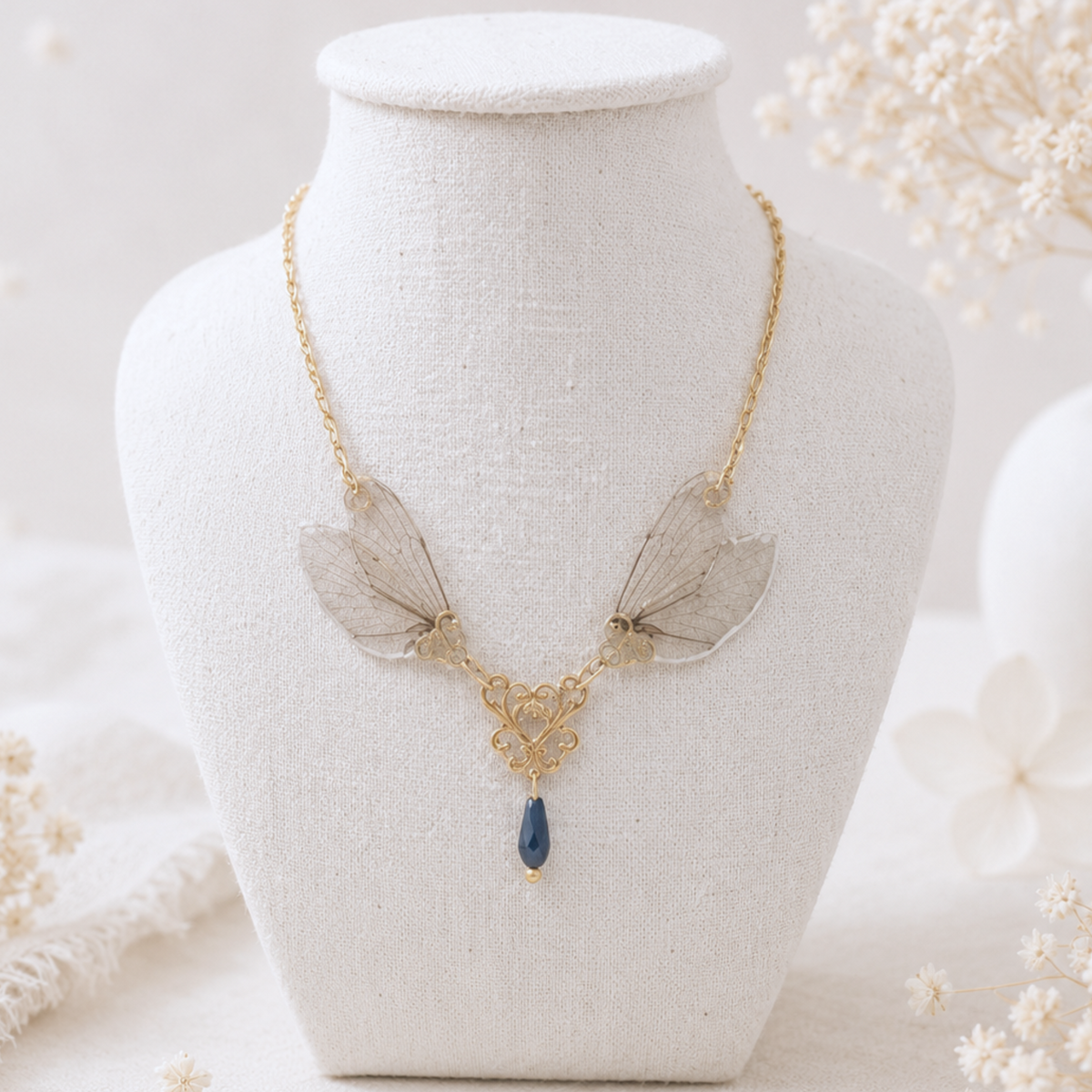 Collier ailes de cigale Art Nouveau – bijou féérique fait main | Victorian Rehab