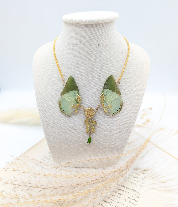 Collier Naturalia avecveritables aile de papillon verte Green Charaxes par victorian rehab
