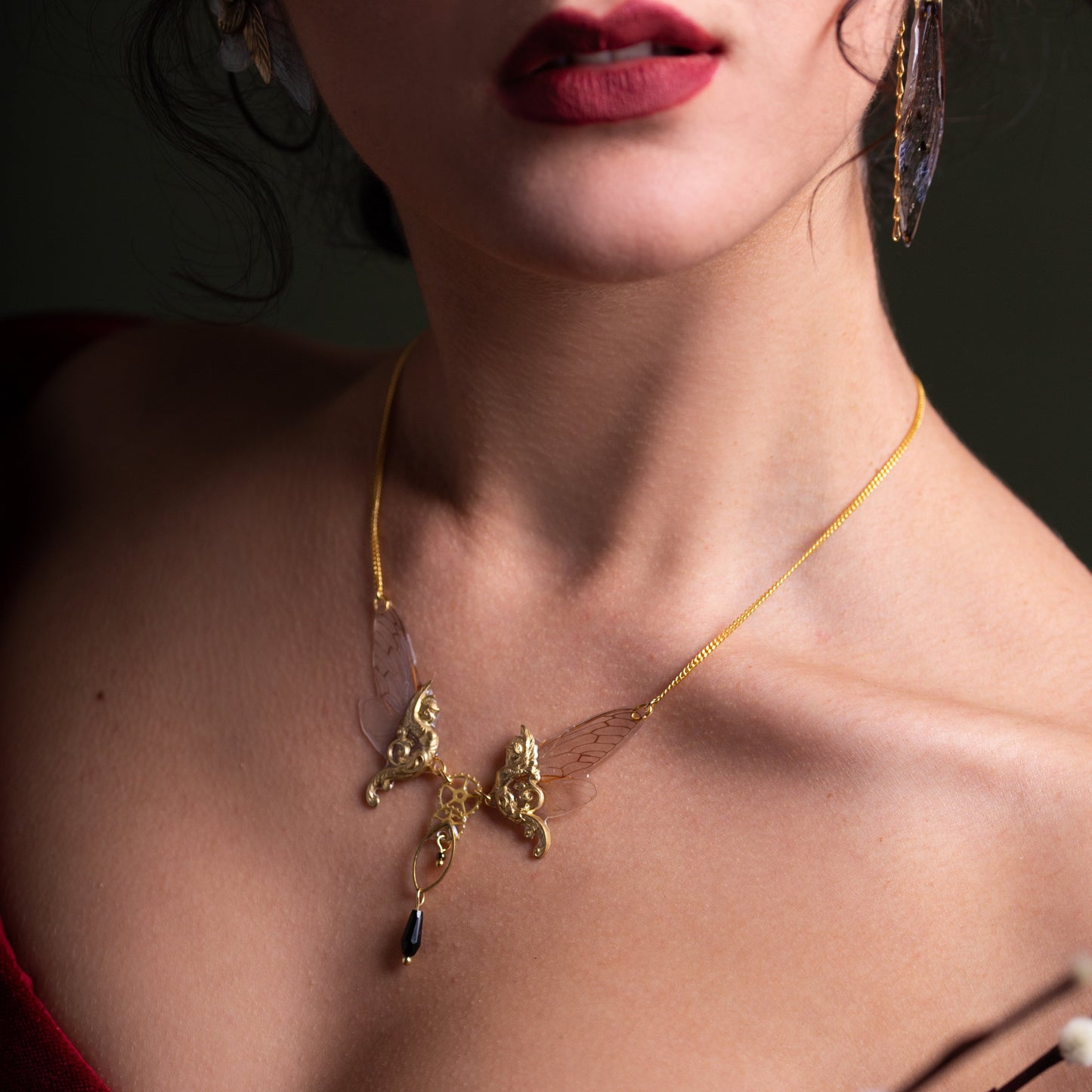 Collier Sphynx ailes de cigale doré – ailes de fée bijou Art Nouveau | fairycore