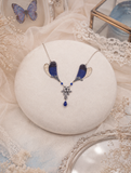 Détail collier Damselfly – ailes de demoiselle transparentes & laiton articulé | Victorian Rehab
