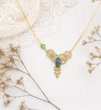 Collier Leaf porté – bijou minimaliste scarabée vert quotidien | Victorian Rehab