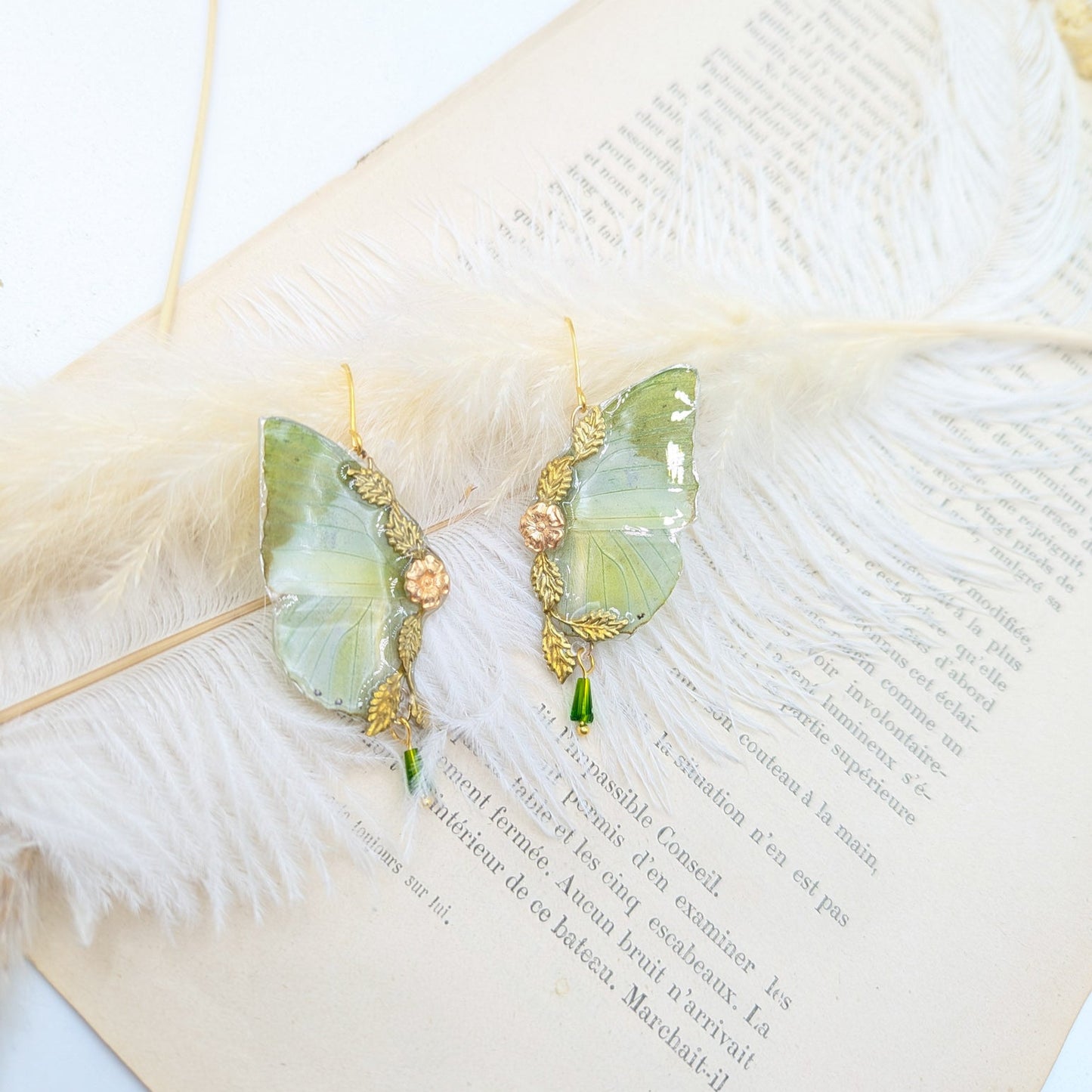 Boucles d'oreille art nouveau véritable aile de papillon vert fait main France – Victorian Rehab