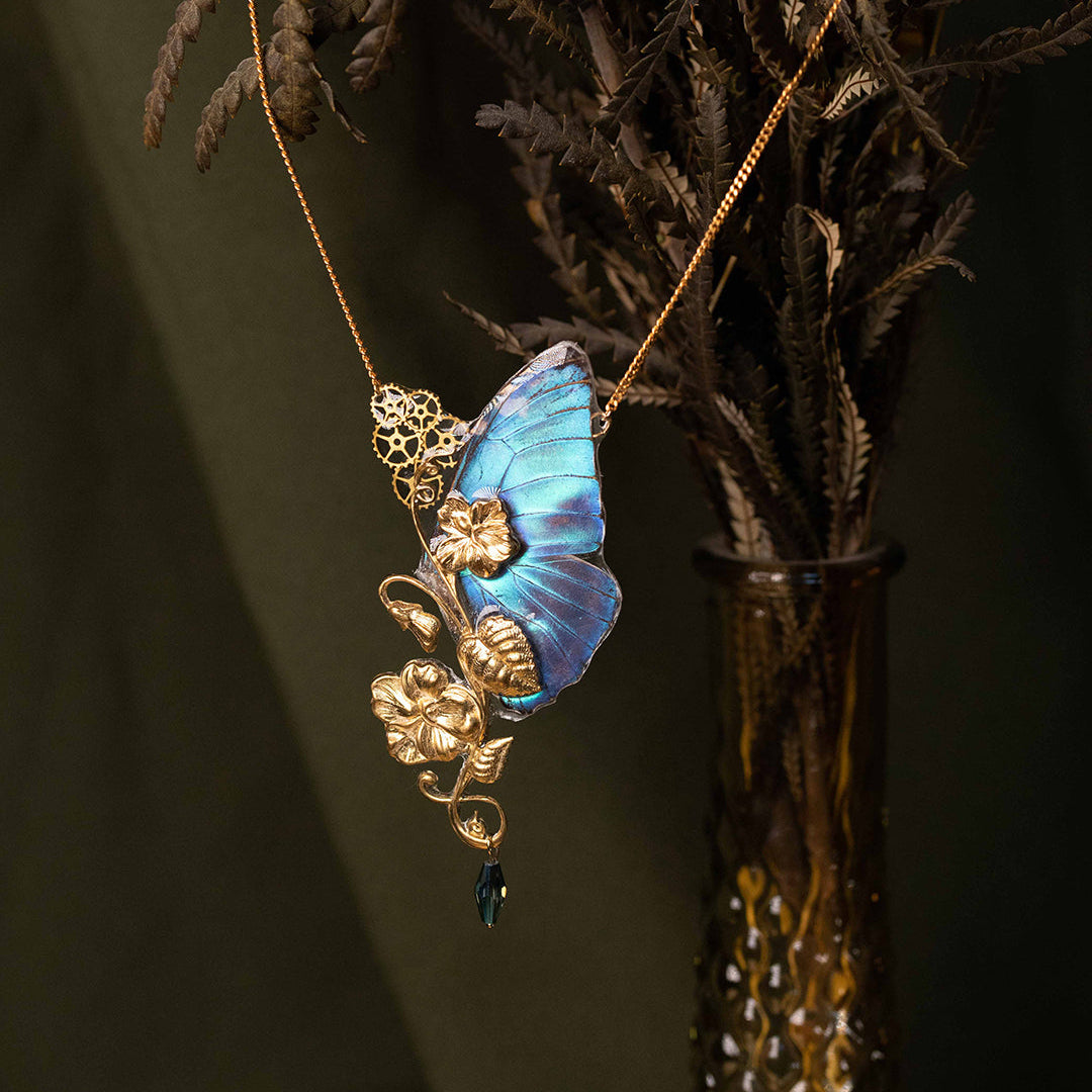 Collier Hortus Morpho – véritable aile de papillon Morpho bleu iridescent | Victorian Rehab