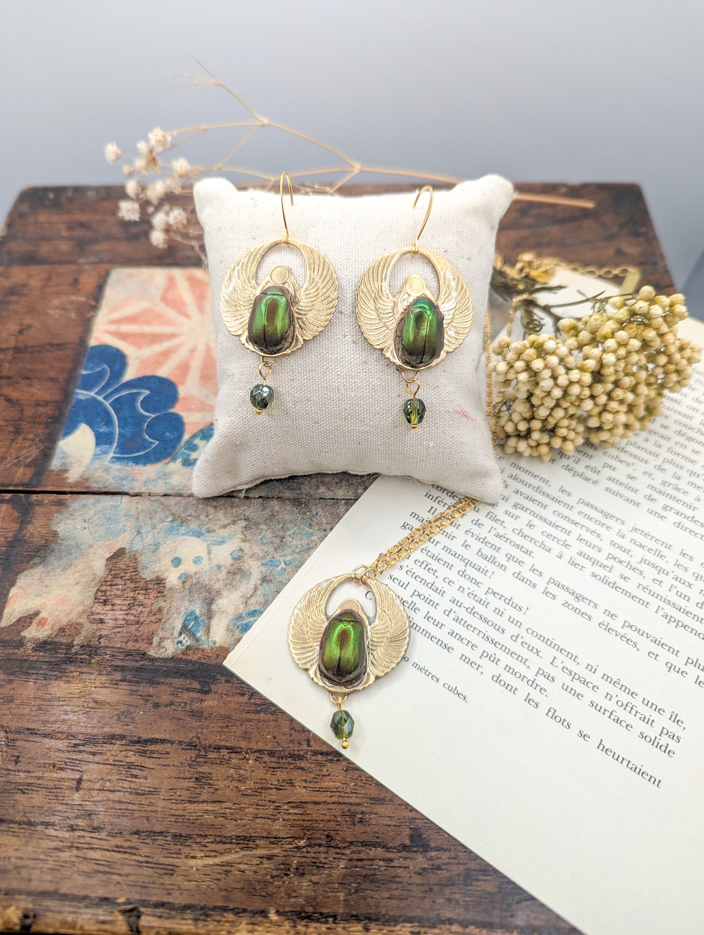 Parure boucles et collier véritable scarabée – esprit Égypte antique | Victorian Rehab
