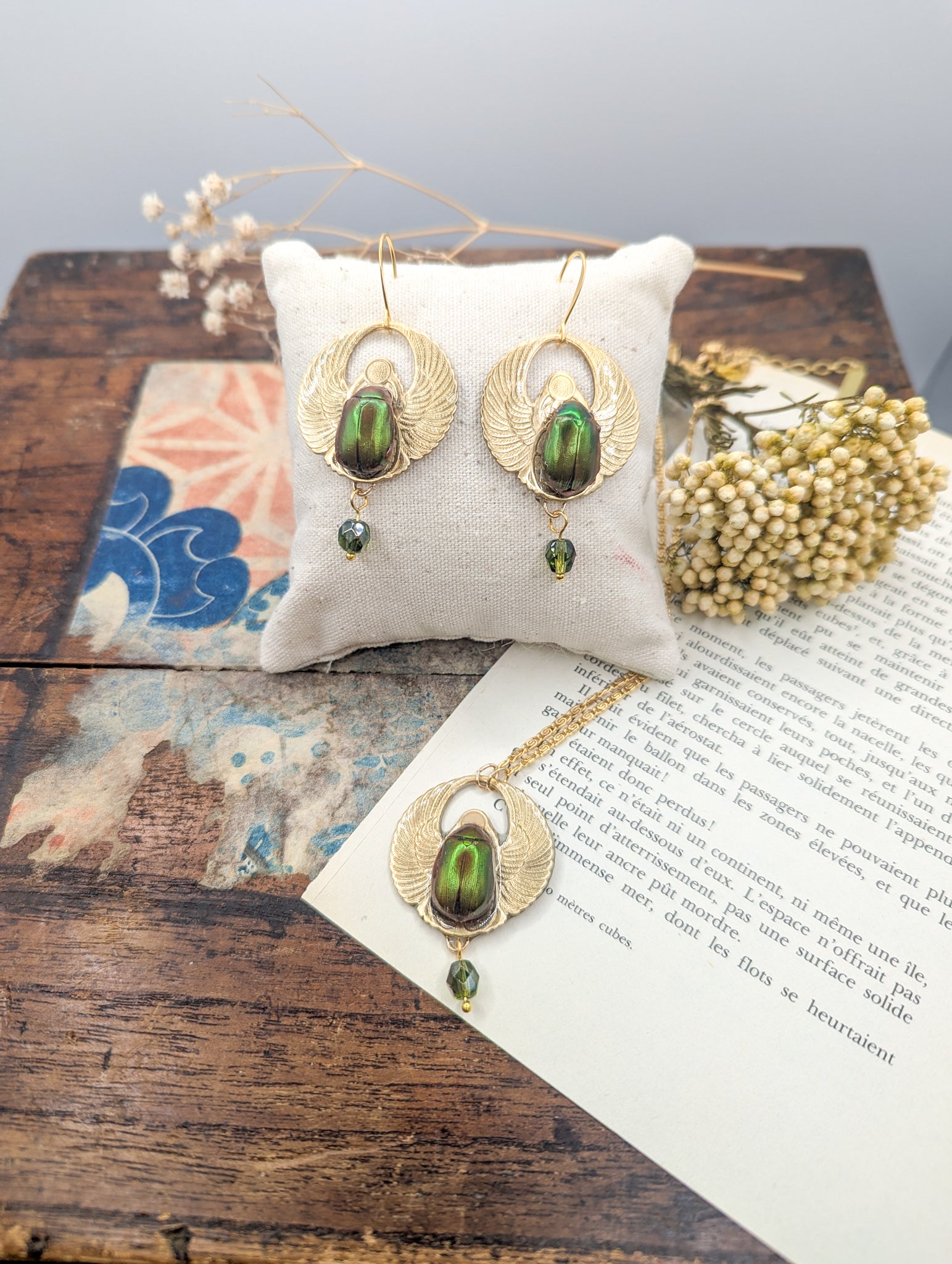 Parure boucles et collier véritable scarabée – esprit Égypte antique | Victorian Rehab