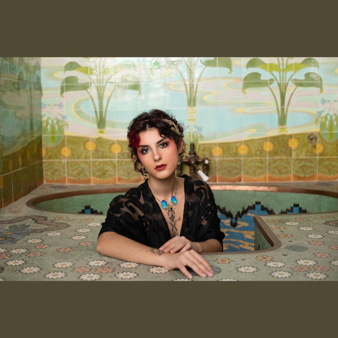 Bijou Art Nouveau collier papillon Arhopala bleu métallique – Victorian Rehab atelier Hérault
